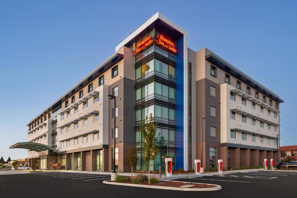 East San Mateo Hotel | Hampton Inn & Suites San Mateo-San Francisco Airport