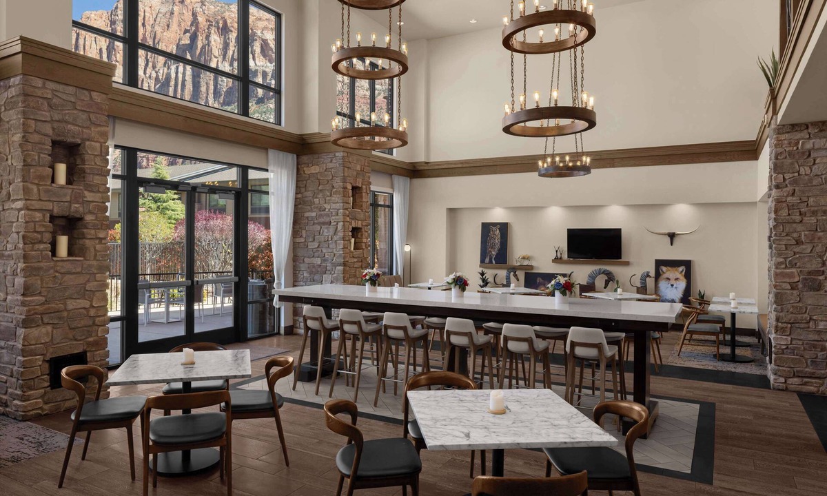 Zion National Park South Entrance Hotel | Hampton Inn & Suites Springdale/Zion National Park