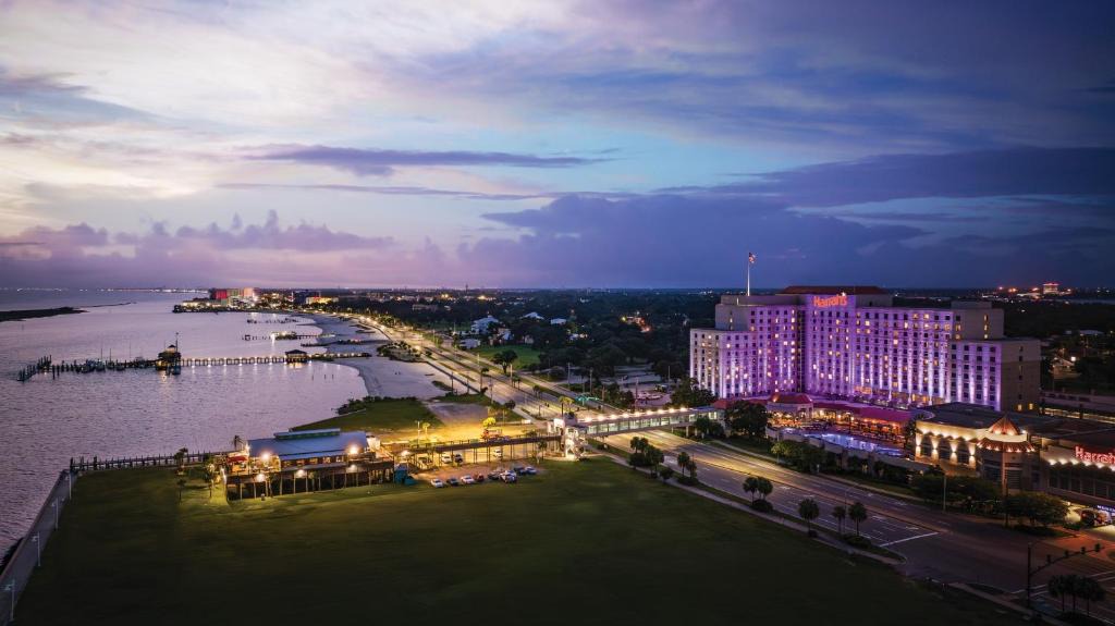 East Biloxi Resort | Harrah's Gulf Coast Hotel & Casino - A Caesars Rewards Destination