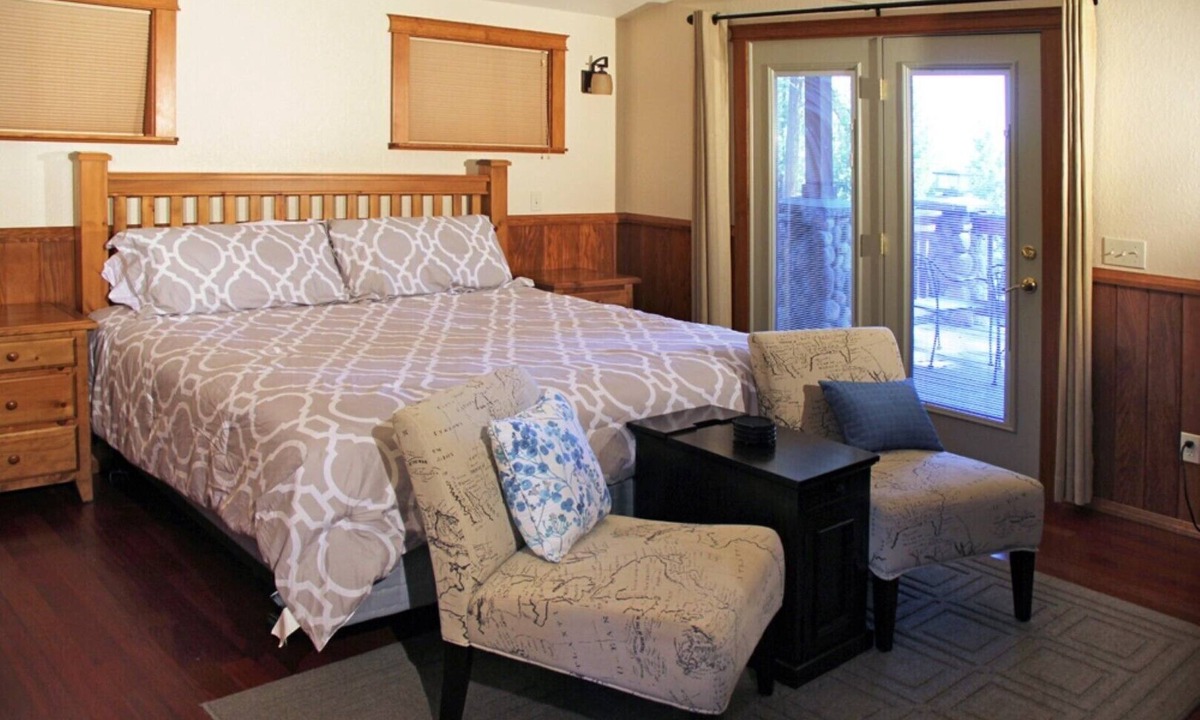 Klamath Falls Cabin | Harriman Springs Resort Cabin 2 - Cabins with a View