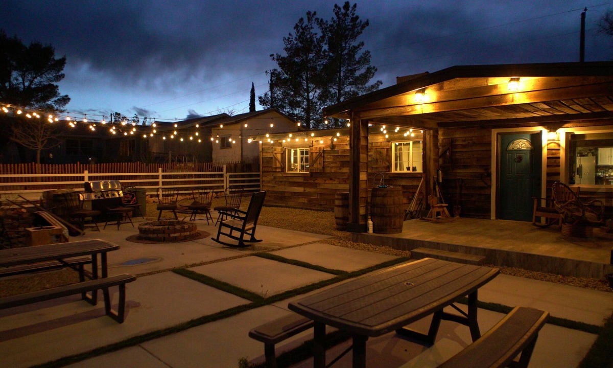 Beatty Cabin | Haunted 3-bedroom Mining Cabin, only 8 miles from Death Valley Park - Beatty, NV