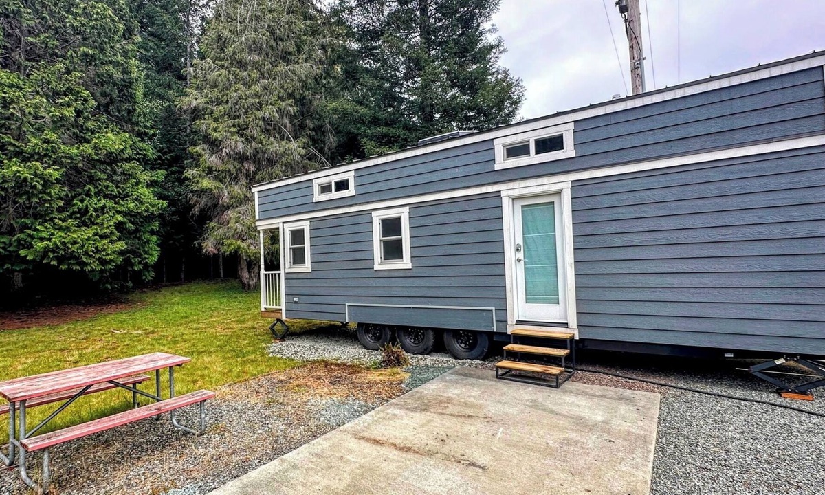 Hiouchi House | Have a blast in the Redwoods, then relax in tiny home comfort!