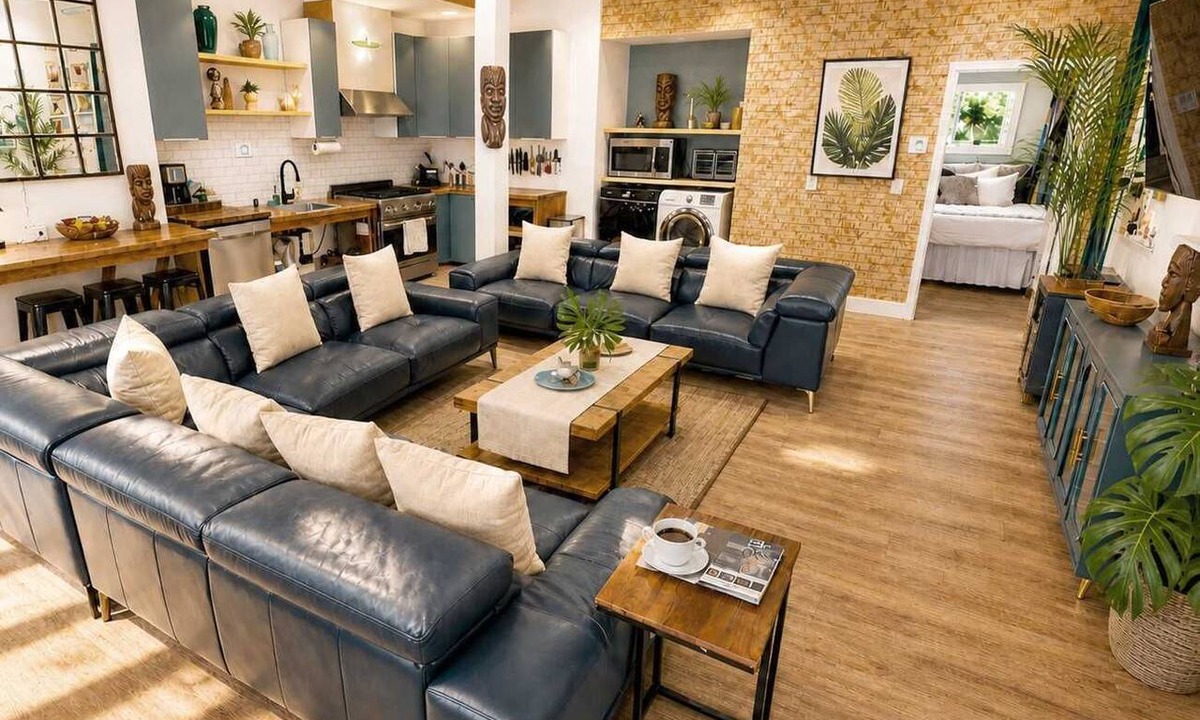Stockton Hotel | Hawaiian Loft + lookout suite.