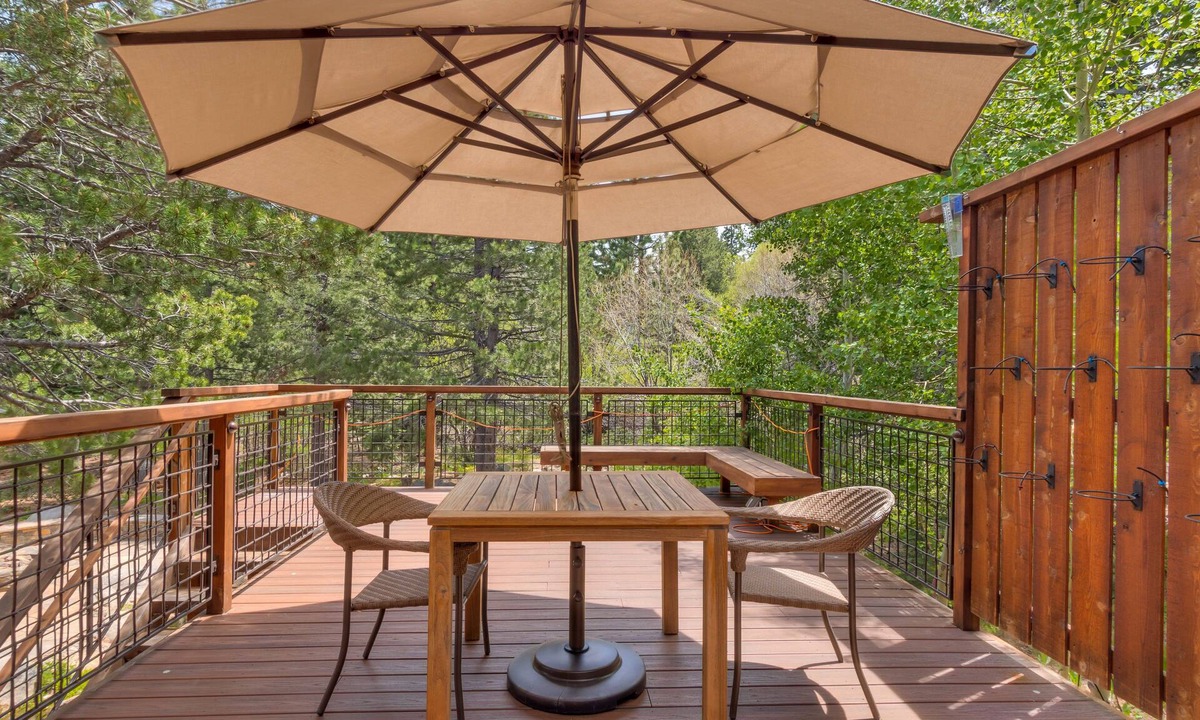 Truckee House | Hawk's Peak By Tahoe Getaways - 3 BR w/Hot Tub, A/C and HOA