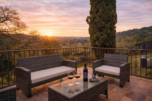 Santa Rosa House | Healdsburg Wine Country Escape with Tasting Perks & Vineyard Views