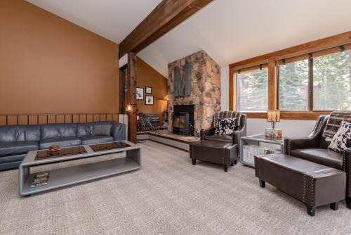 Mammoth Lakes House | Helios 11N