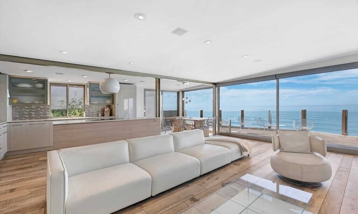 Olde Solana Beach House | Hi-Tech Hideaway: Ocean Front!