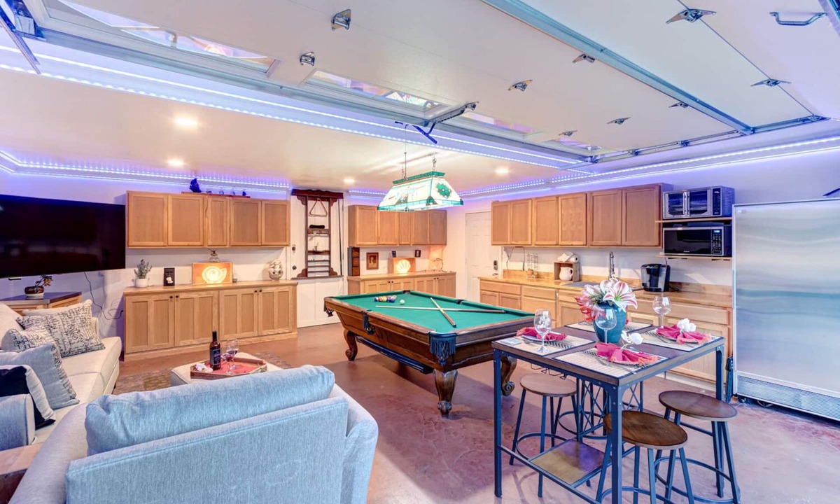 Vista Cottage | Hidden Gem-Private, 1B/B, Privacy, Fully Fenced, Deck, Outdoor living,