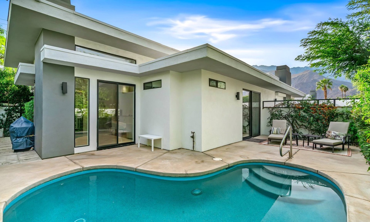 The Movie Colony House | Hidden Paradise w/Two Private Suites TOT# 038530