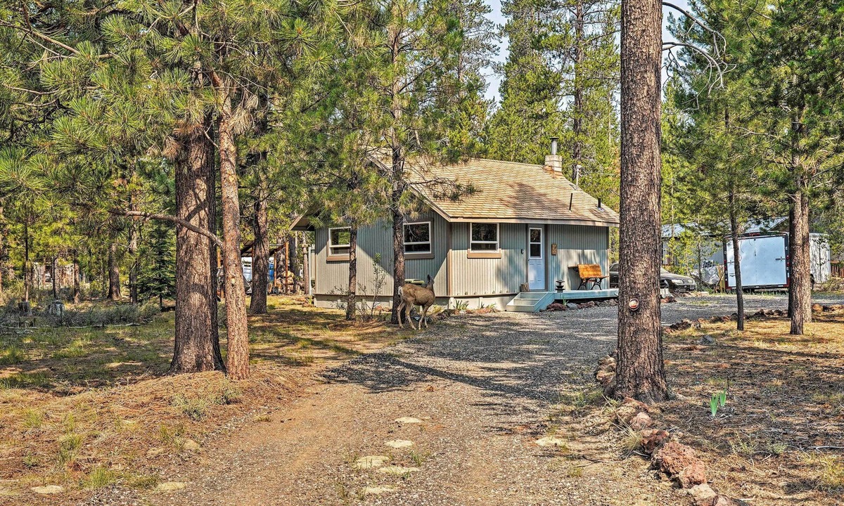 La Pine Cabin | High Lakes Hideaway: La Pine Fishing Cabin!