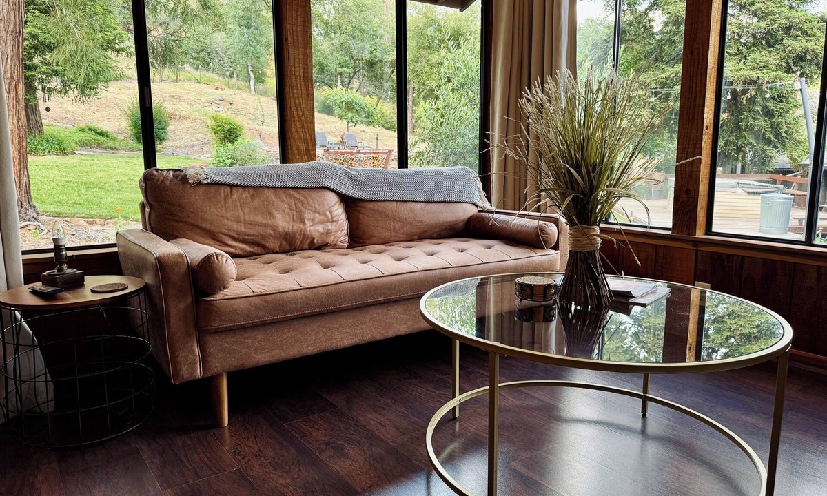 Shasta Lake Apartment | Highland Cottage; a peaceful, cozy studio near Lake Shasta