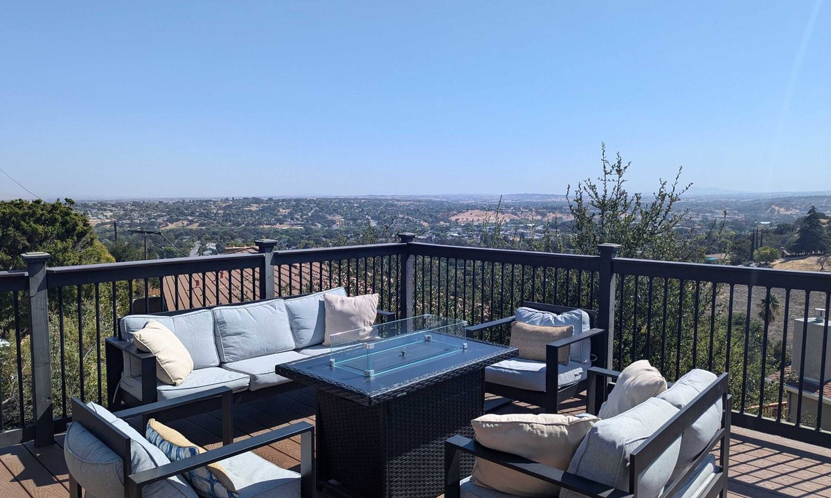 Paso Robles House | Highland Park Panorama-Your Window to the World of Paso Robles Wine Country!