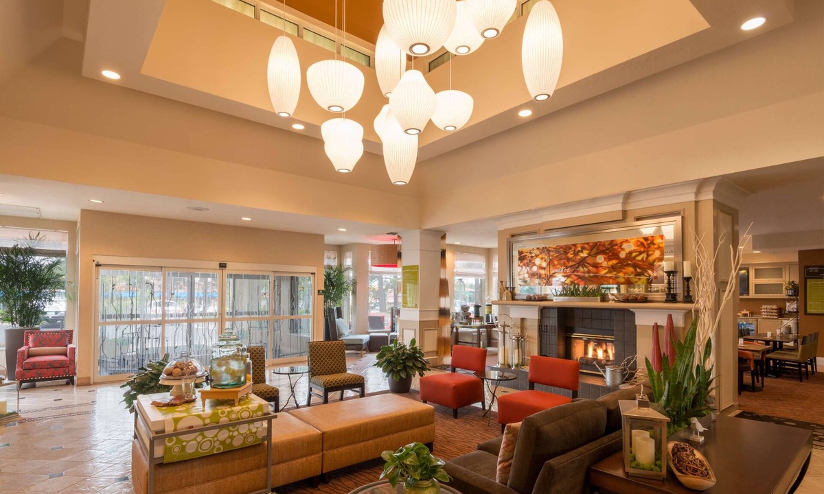 Woodlands Village Hotel | Hilton Garden Inn - Flagstaff