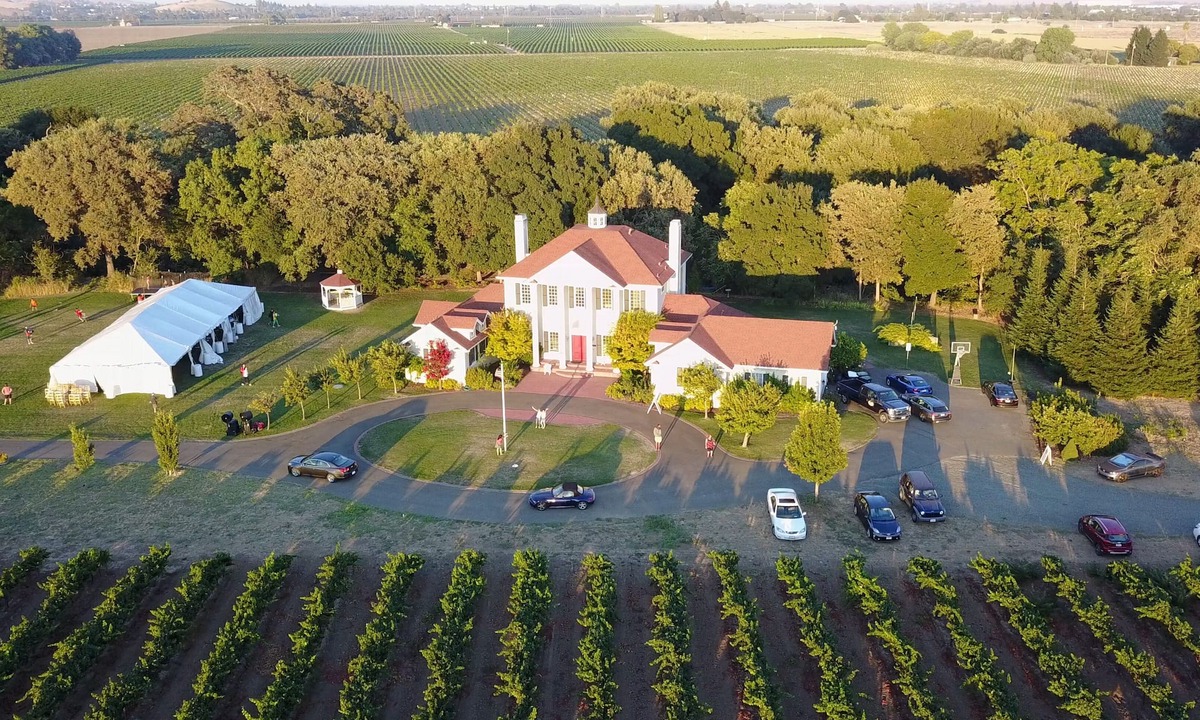 Fairfield House | Historic Estate surrounded by vineyards adjacent to Napa. Popular wedding venue
