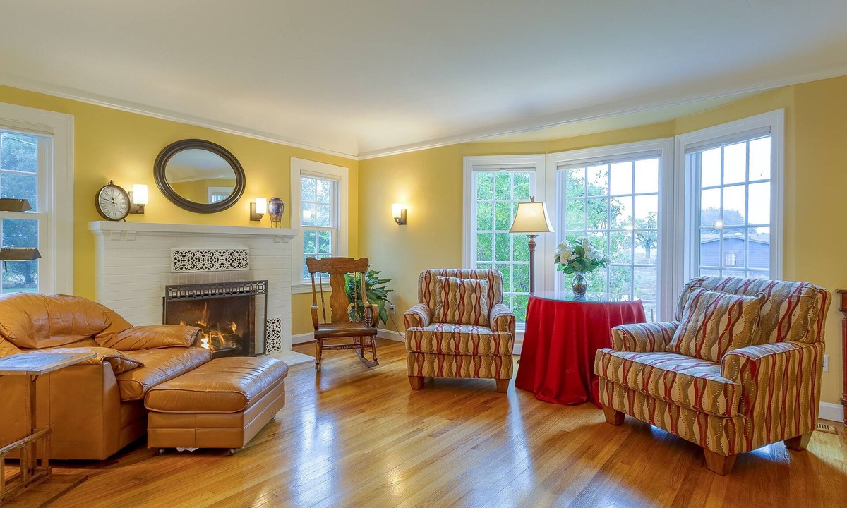 Petaluma House | Historic Farm House | Great Location | Petaluma