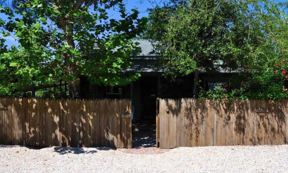 Plymouth House | Historic house located 10 min to 50 wineries, parks, shopping and Zagat dining.