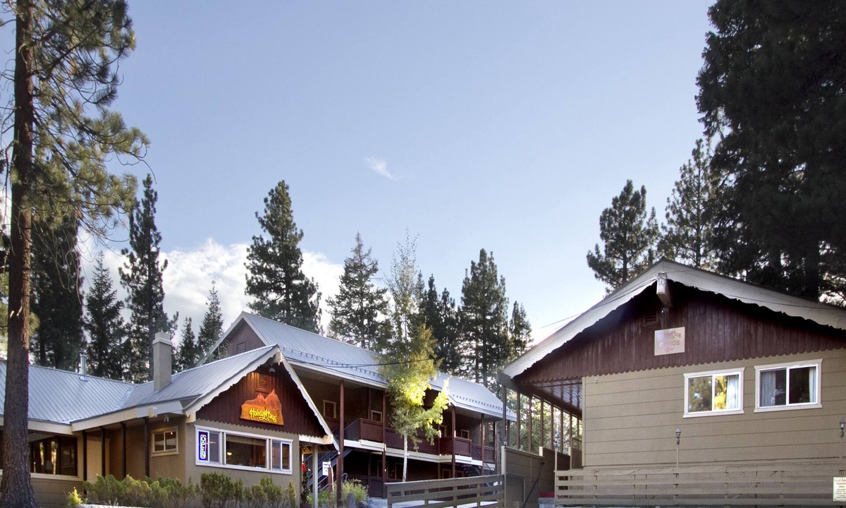 Mammoth Lakes Hotel | Holiday Haus Motel