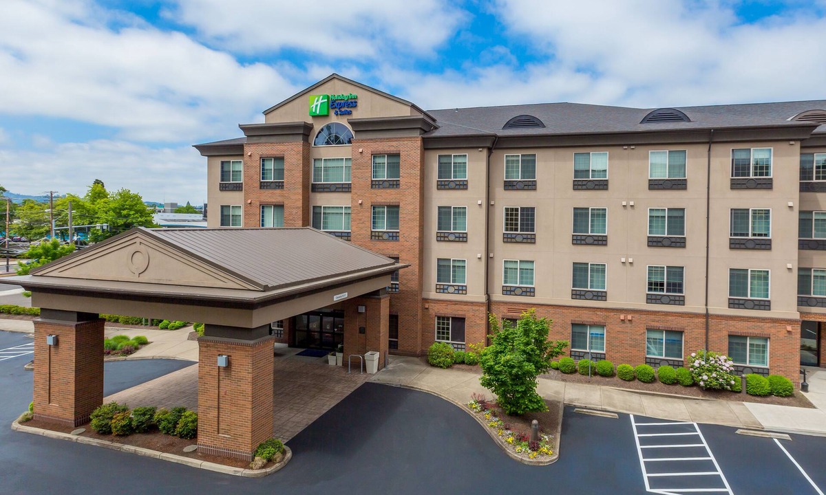 Eugene Hotel | Holiday Inn Express Hotel & Suites Eugene Downtown-University by IHG