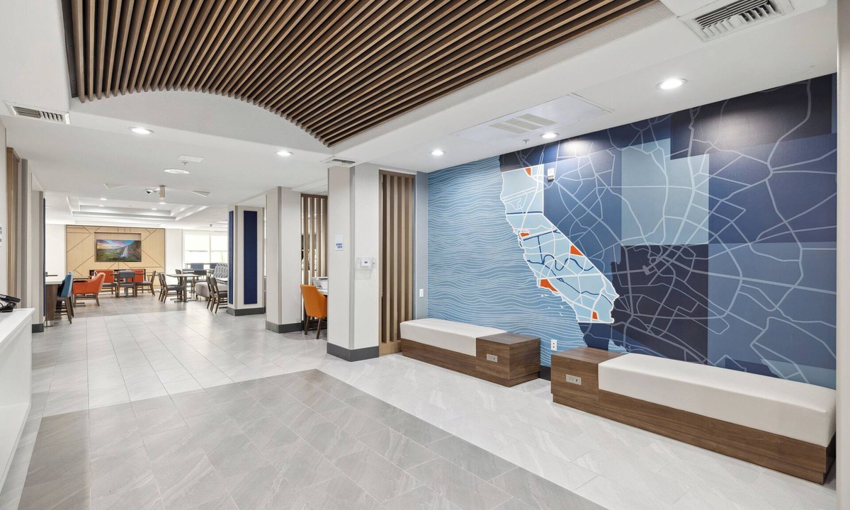 Nut Tree Hotel | Holiday Inn Express Hotel & Suites Vacaville by IHG