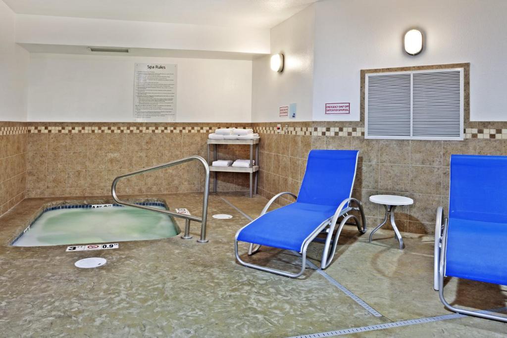 Vancouver Hotel | Holiday Inn Express Hotel & Suites Vancouver Mall-Portland Area by IHG