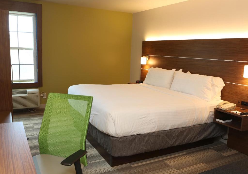 South Mountain Hotel | Holiday Inn Express Phoenix-Airport/University Drive by IHG