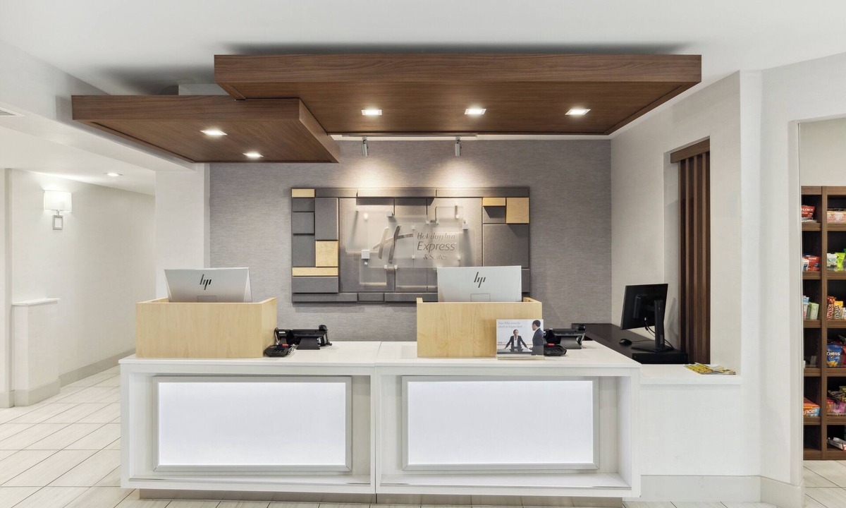 North Whisman Hotel | Holiday Inn Express & Suites Mountain View Silicon Valley by IHG