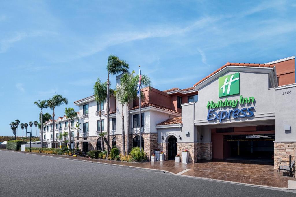 Midway-Pacific Highway Hotel | Holiday Inn Express San Diego - Sea World Area by IHG