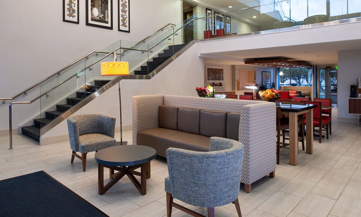 Burlingame Hotel | Holiday Inn Express San Francisco Airport South by IHG