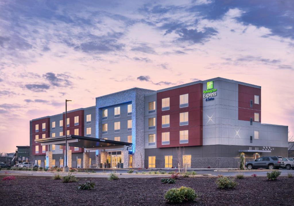 Keizer Hotel | Holiday Inn Express & Suites Salem North - Keizer by IHG