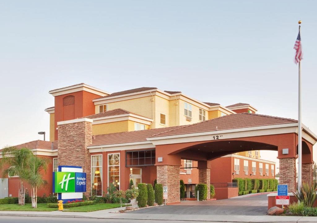 West Sacramento Hotel | Holiday Inn Express- West Sacramento by IHG