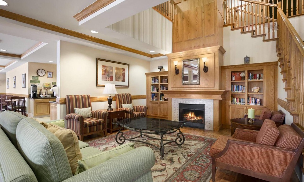Barstow Hotel | Holiday Inn Hotel & Suites Barstow by IHG