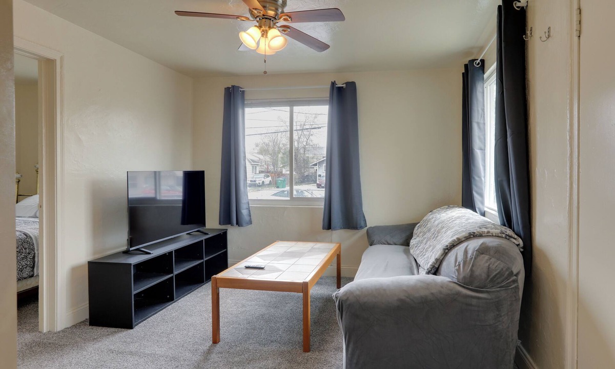 Sparks House | Home Near Reno Industrial Center & Med Centers