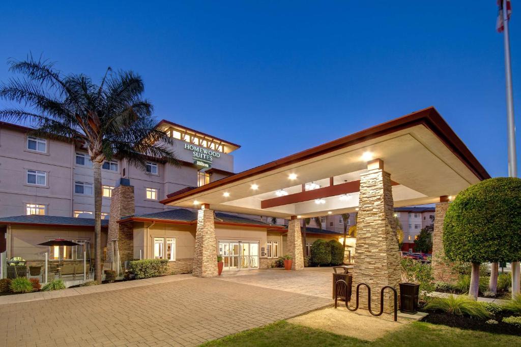 Brisbane Hotel | Homewood Suites by Hilton San Francisco Airport North California
