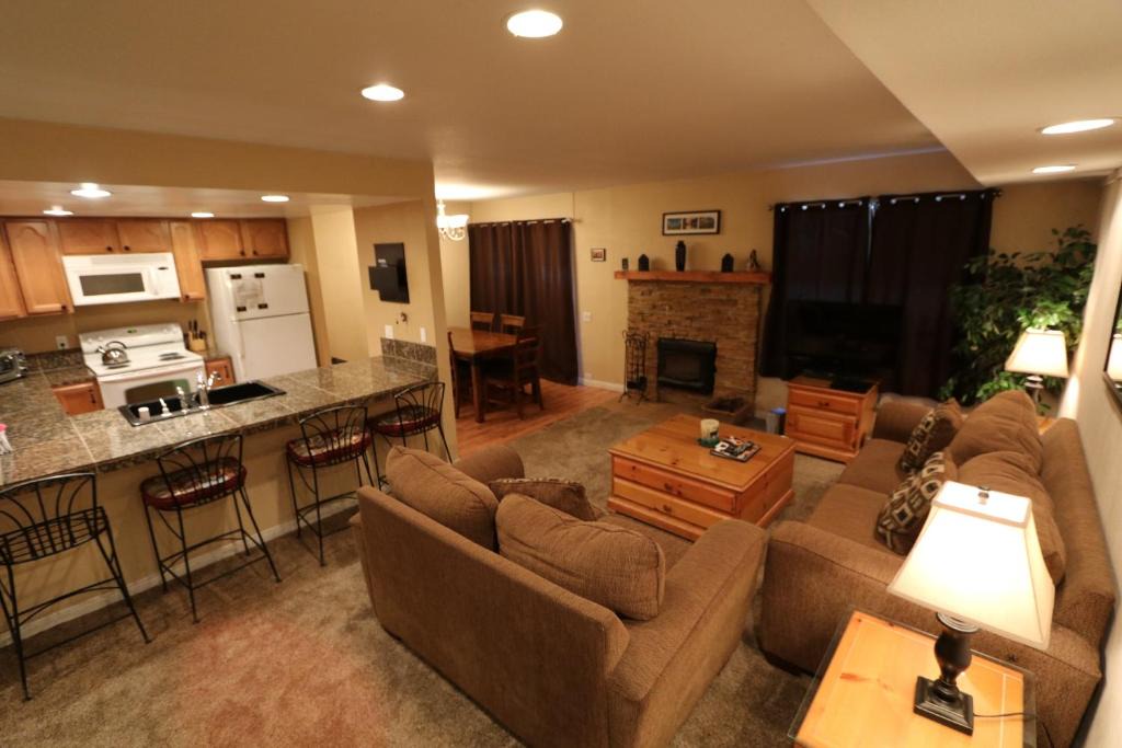Sierra Holiday Apartment | Horizons 4 #163 condo