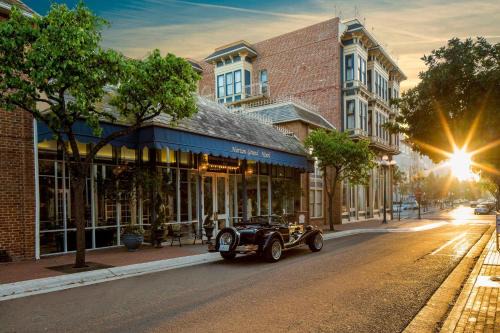 Pacific Terrace Hotel | Horton Grand Hotel