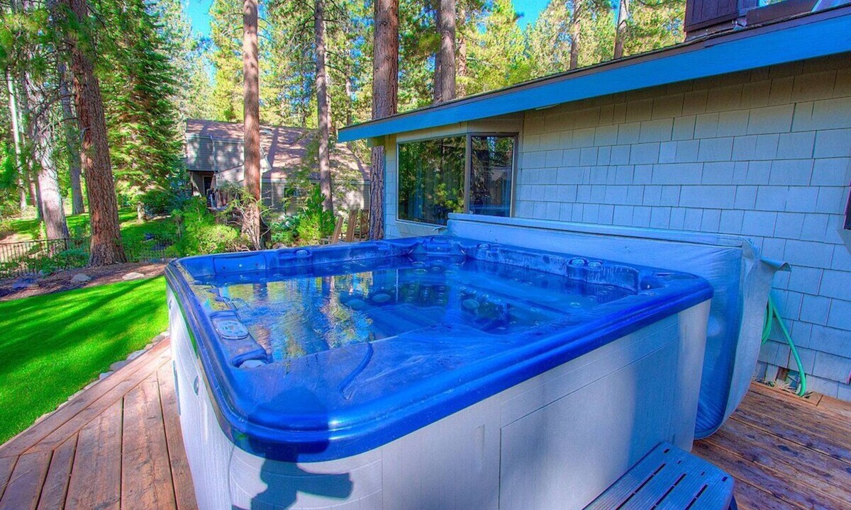 Incline Village House | Hot Tub | Deck | BBQ | High-Speed WiFi