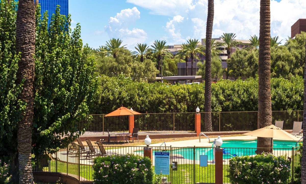Phoenix Hotel | Howard Johnson by Wyndham Phoenix Airport/Downtown Area