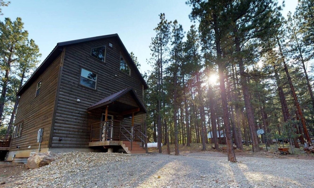 Monticello Cabin | Huge Lil' Cascade Family Lodge
