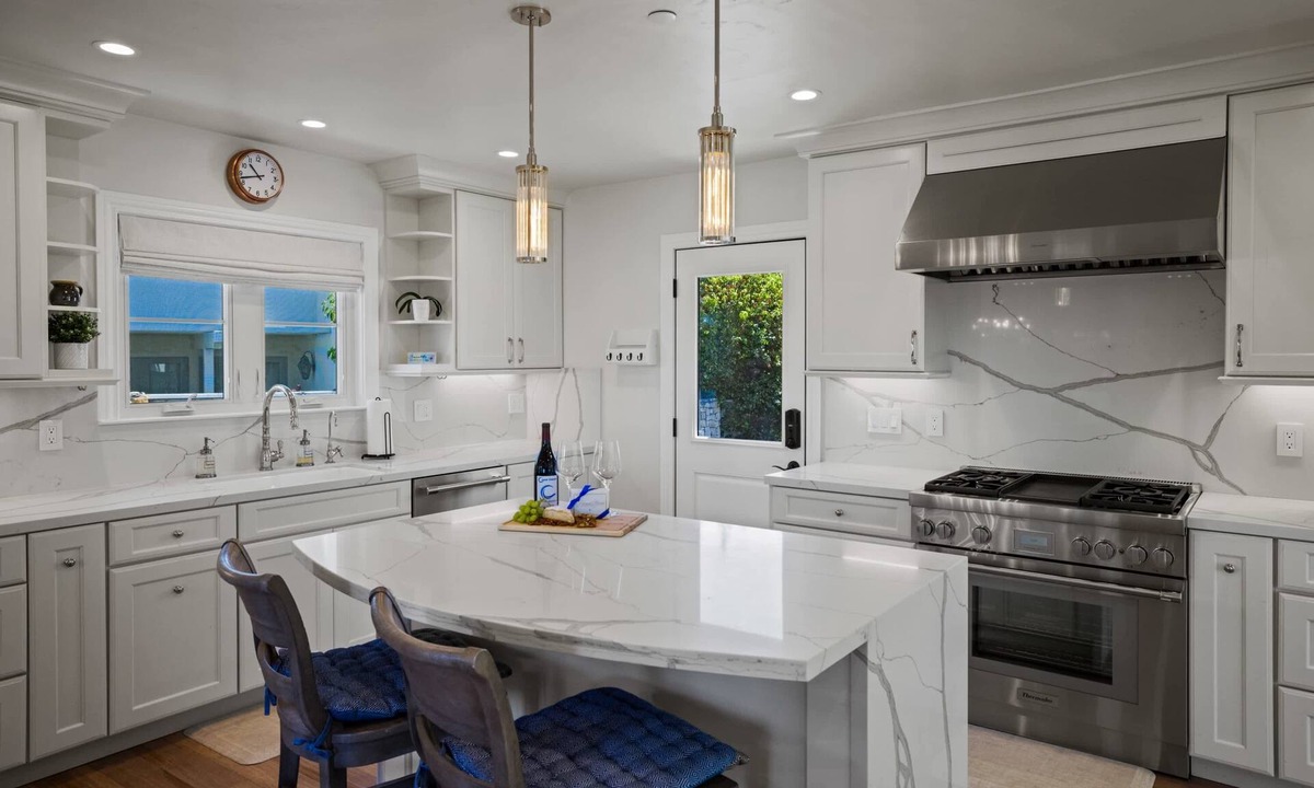 Northeast Carmel House | Iaorana: Newly remodeled luxury 3 bedroom with Ocean Views