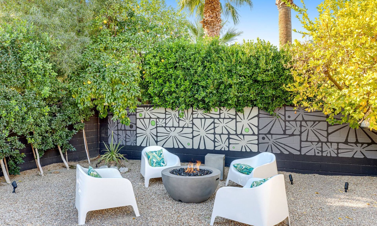 Sunmor House | Incredible William Krisel-designed Alexander house with private pool & spa