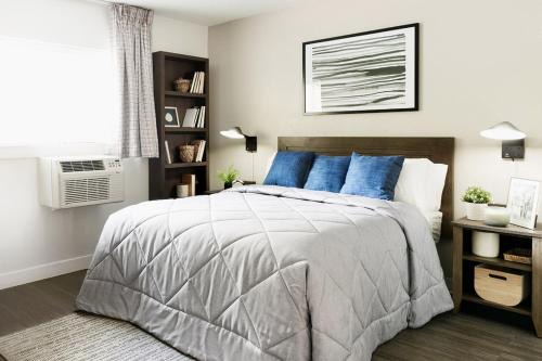 Estrella Hotel | InTown Suites Extended Stay Phoenix AZ - West