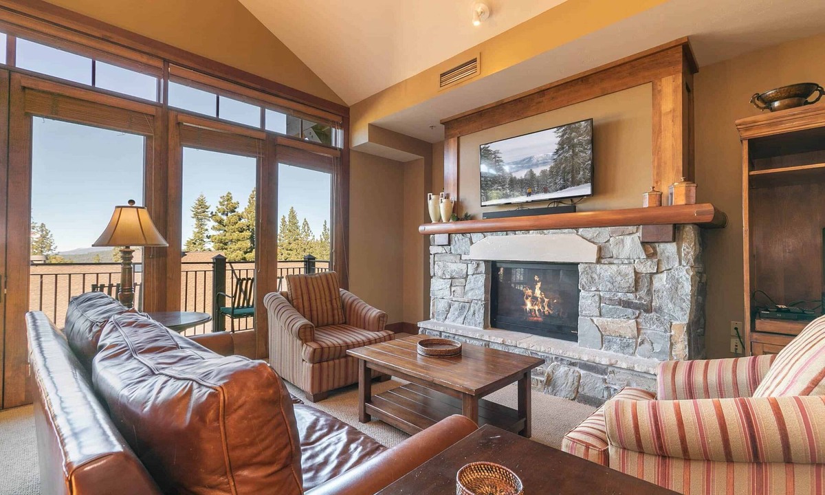 Truckee Condo | Iron Horse Lodge North 307 - Top Floor Residence