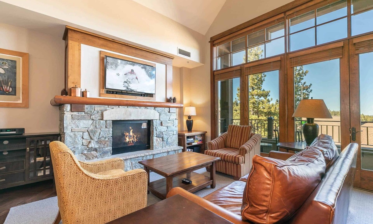 Truckee Condo | Iron Horse Lodge North 305 - Village Slopeside