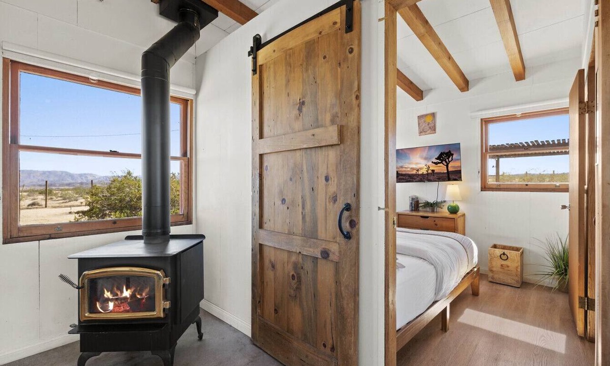 Joshua Tree Apartment | Joshua Tree | Hot Tub | Stargazing | Firepit
