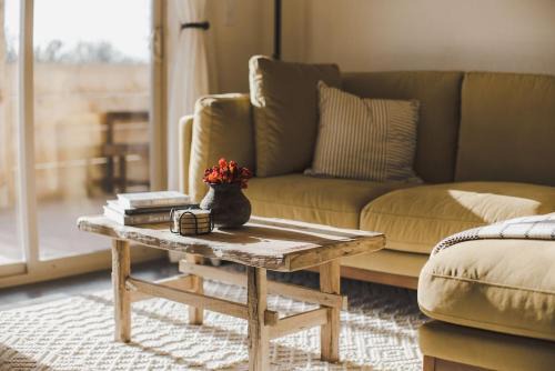 Twentynine Palms House | Joshua Tree Olive Farm - Serenity, Spa, Views