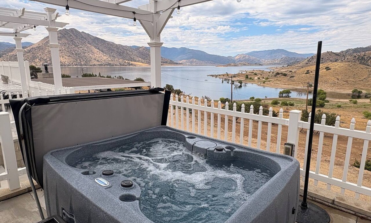 Wofford Heights House | Juniper Hideaway Lake House