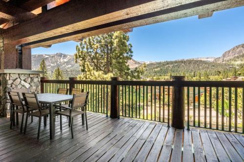 Mammoth Lakes Apartment | Juniper Springs Gem with Panoramic Mountain Views!