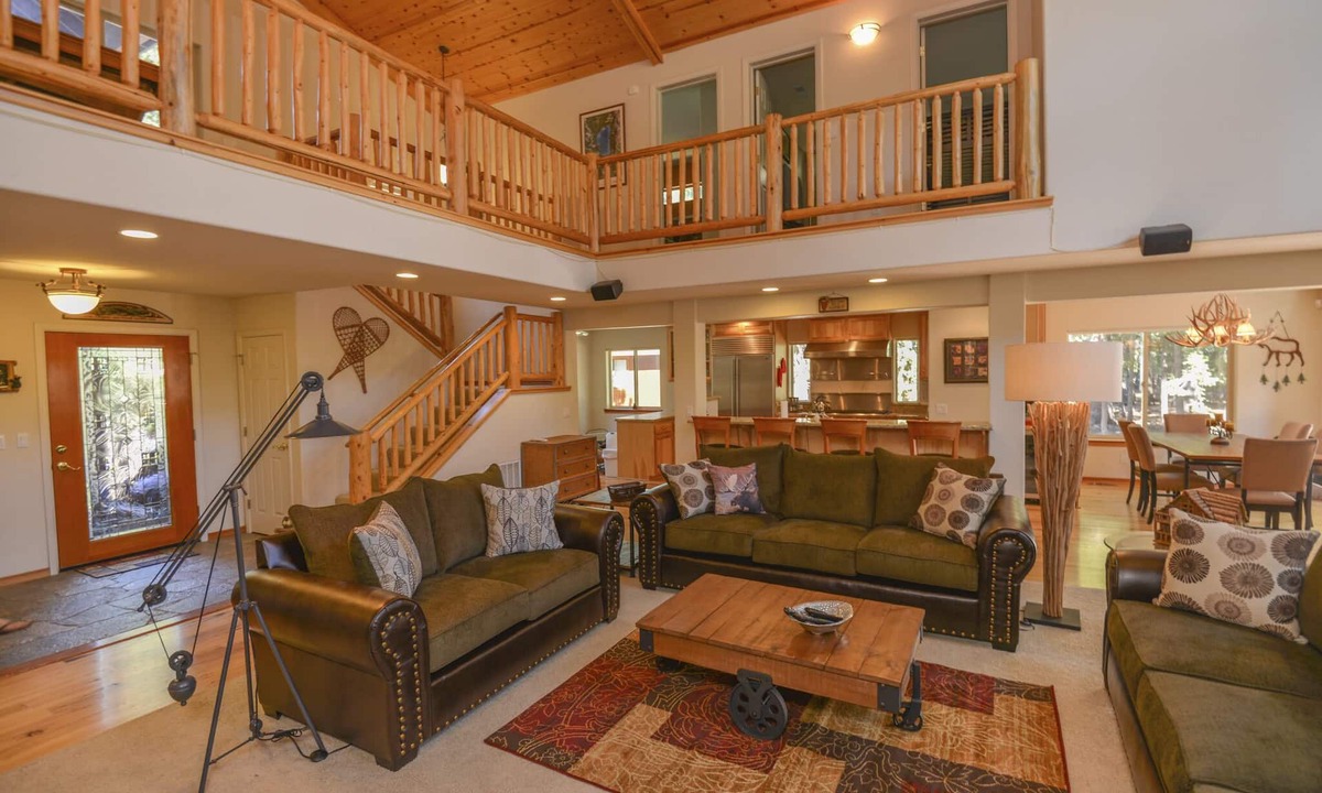 Truckee Cabin | Kantor's Hideout - Roomy Tahoe Donner Home with Private Hot Tub, Pool Table, Darts, Walk to Trails