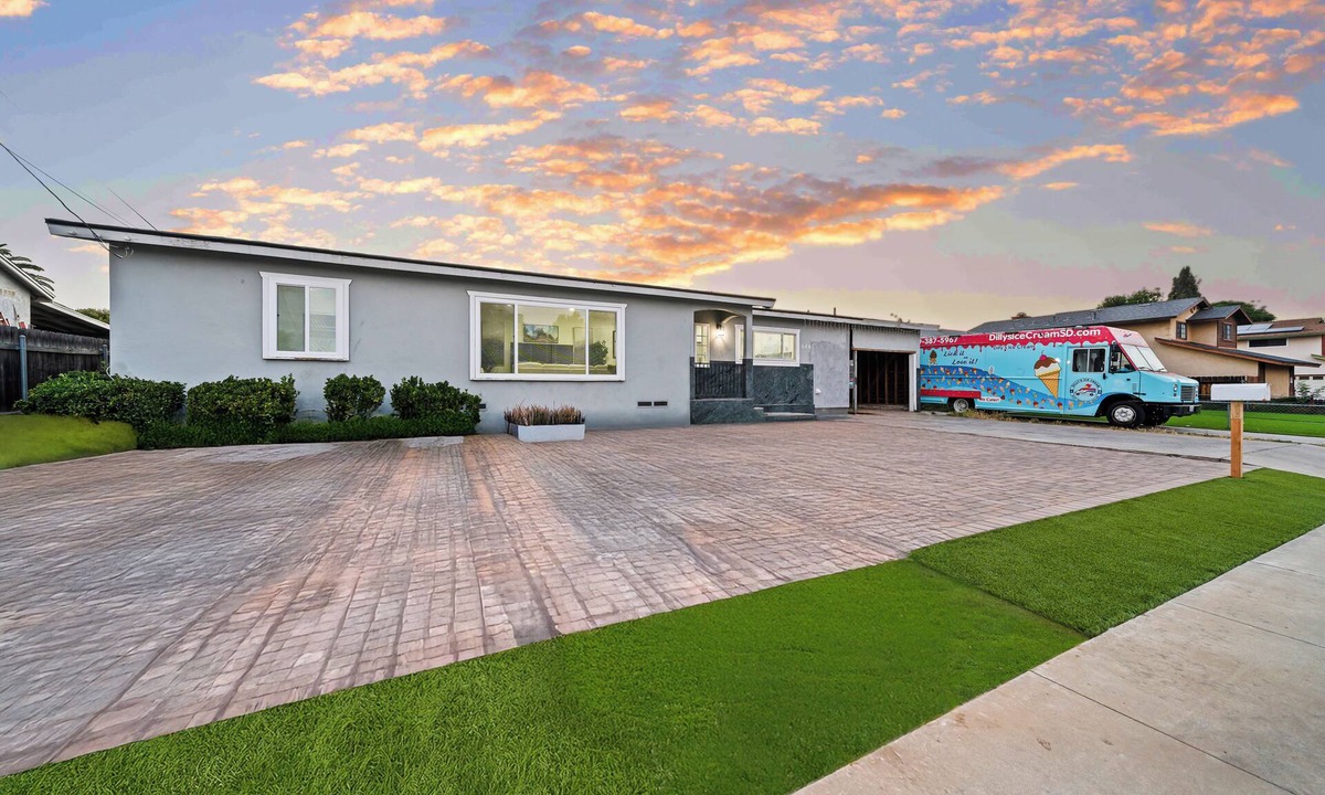 El Cajon House | King Bed, 80"TV, Gated Yard, Ranch, 4BR - 2Bth