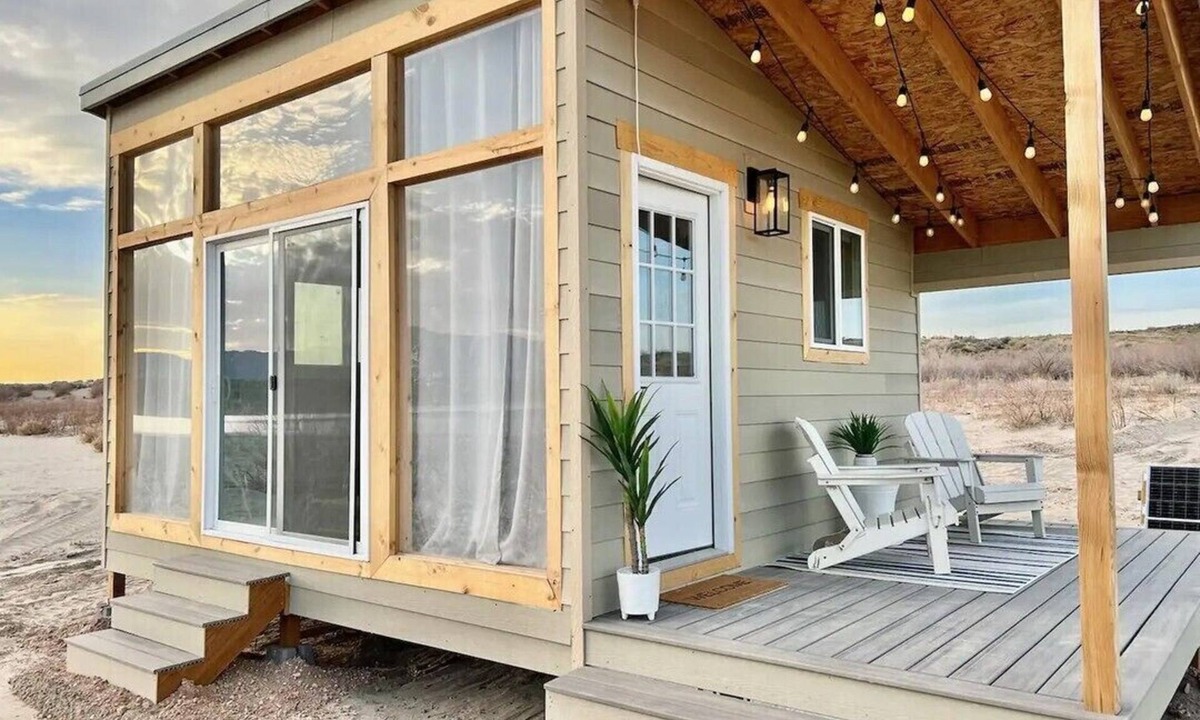 Levan House | King Bed-Firepit-Shade-Chairs-Dark Skies